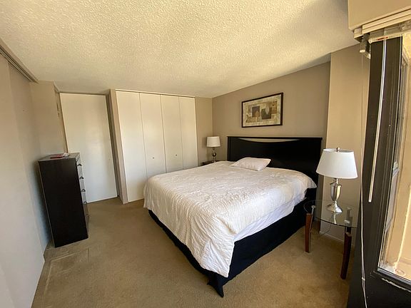 5th image of 30 E Huron St #18