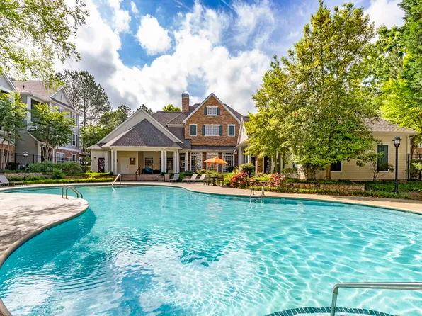 The Lodge at Mallard Creek Apartments