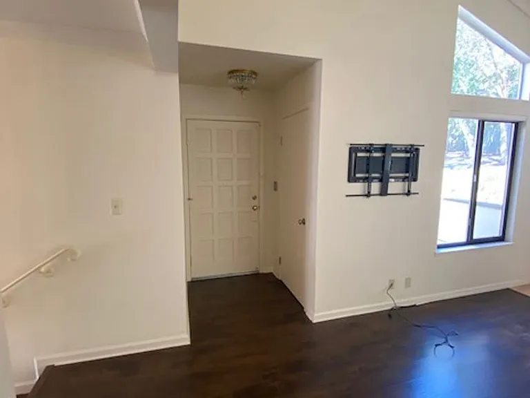 707 Timber Trl — Photo 3