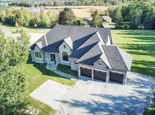2 Castle Harbour Dr, Scugog, ON L9L1P4