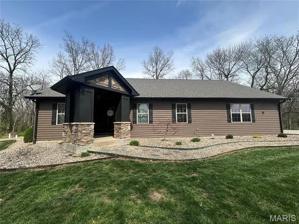 5829 Marine Rd, Alhambra, IL 62001