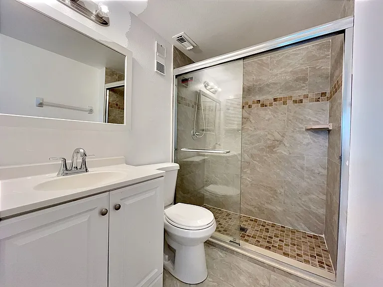 865 Sky Lake Cir #D — Photo 11