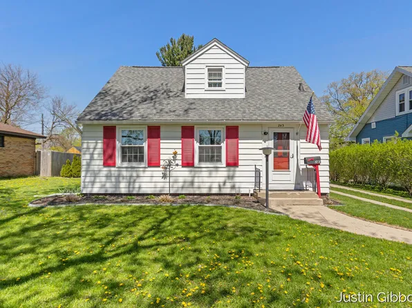 243 W 25th St, Holland, MI 49423