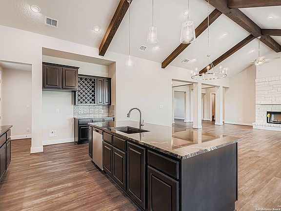3rd image of 5221 Estates Oak Way
