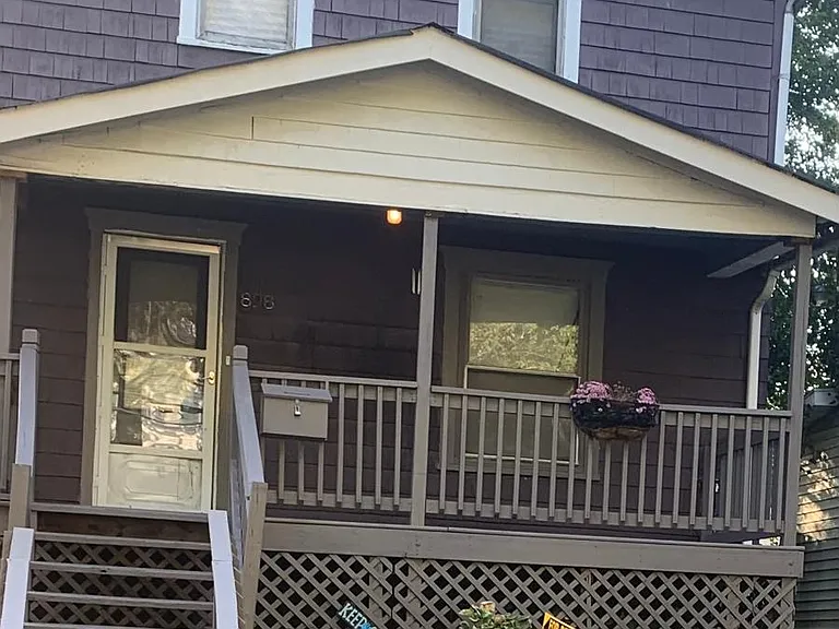 898 Haynes St — Photo 1