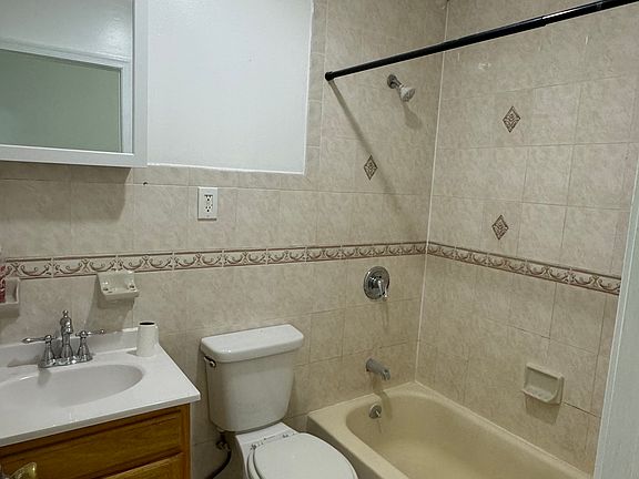 3rd image of 730 E 218th St #2C