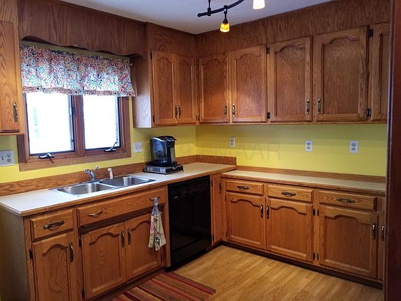 Tons of Kitchen Cabinets