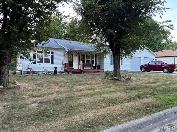 301 N Belle Ave, Belle, MO 65013