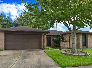 1118 W Brompton Dr, Pearland, TX 77584