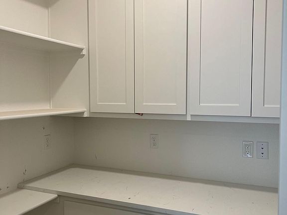 2nd image of 1835 Mercier St