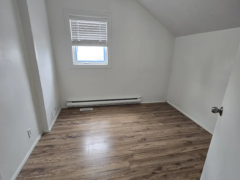 1612 Pacific Ave W — Photo 9