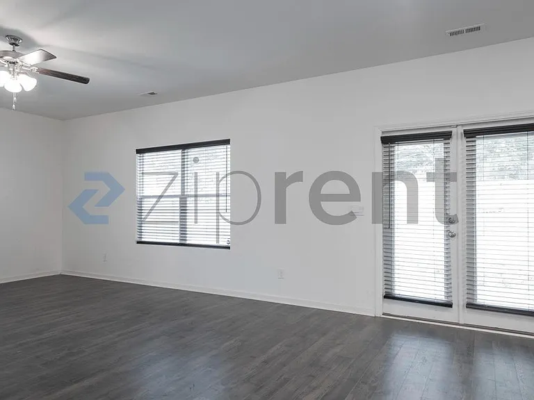 22693 Joselyn Green Dr — Photo 11