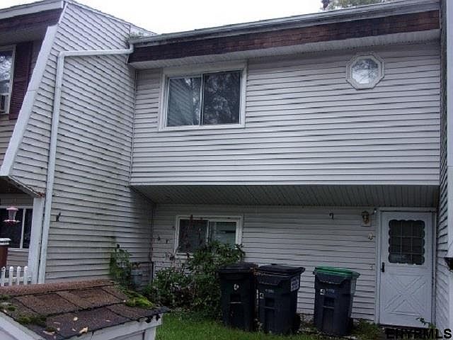 1st image of 4 Tenandaho Ln