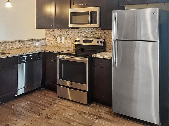3rd image of 301 Parkway #348