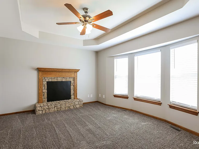 204 S Darrowby Dr — Photo 6