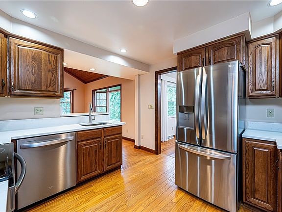 2nd image of 532 McElheny Rd