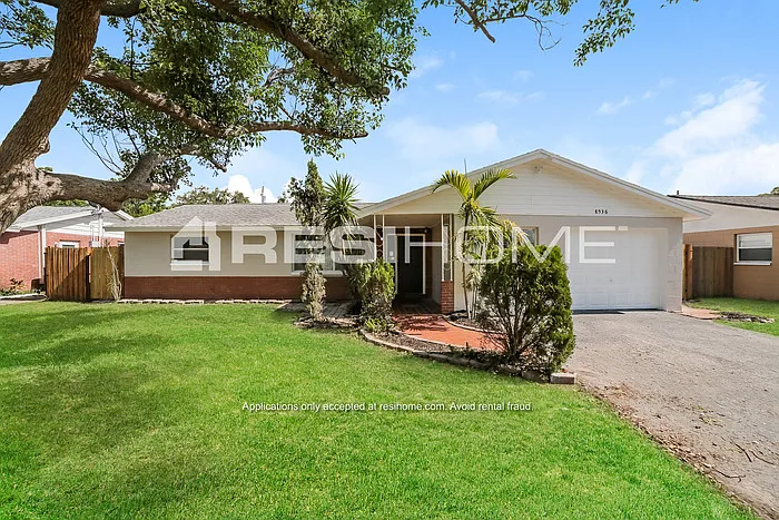 4 bed, 2.0 bath, 1324 sqft, $2,495 — Photo 3