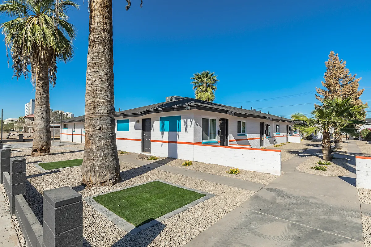Photo 2 of 9 - 1342 E Willetta St #8 - Phoenix, AZ Building Photo - 1342 E Willetta St #8