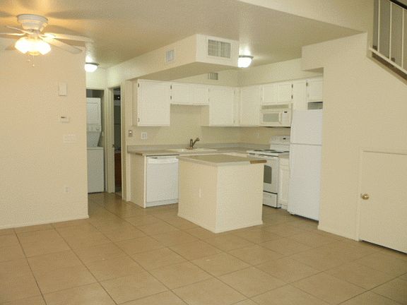 3rd image of 602 N May St Unit 28