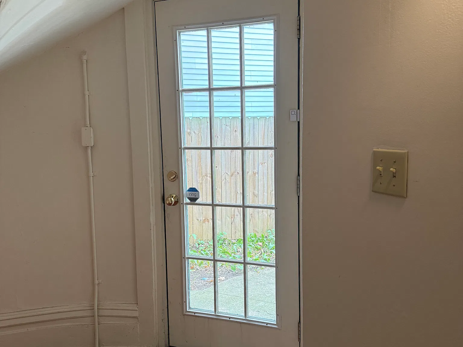 2 bed, 1500 sqft, $1,800 — Photo 2