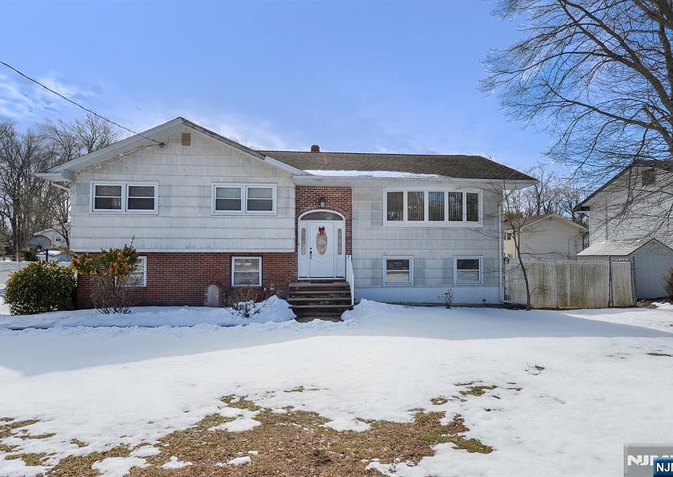 1st image of 454 E Ridgewood Ave