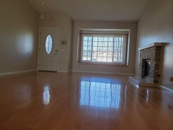 2nd image of 5282 Meadowridge Ct