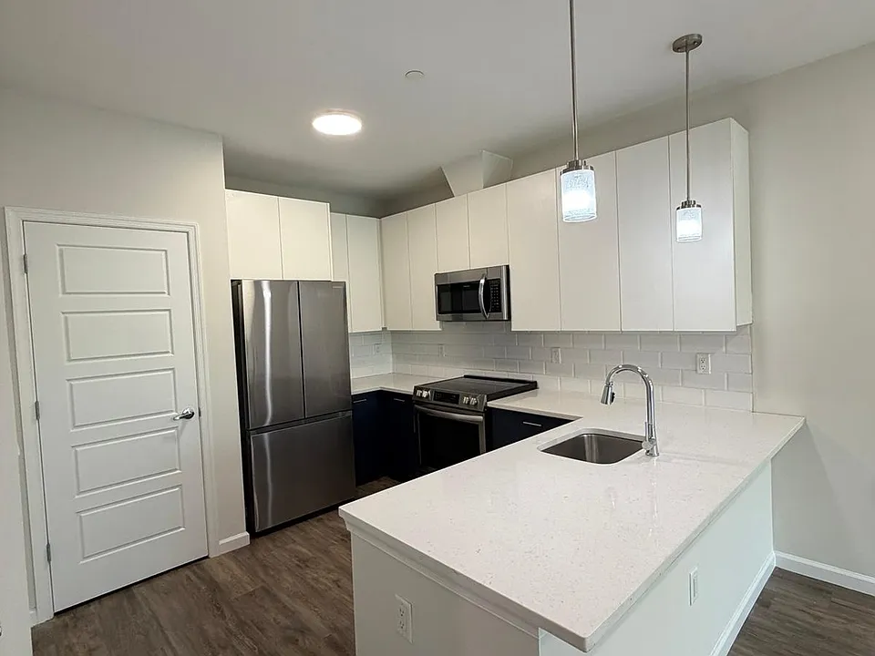 315 Lake St #201A