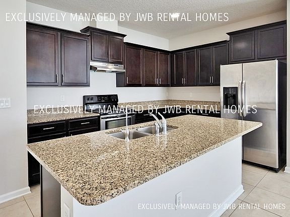 3rd image of 15925 Lexington Park Blvd