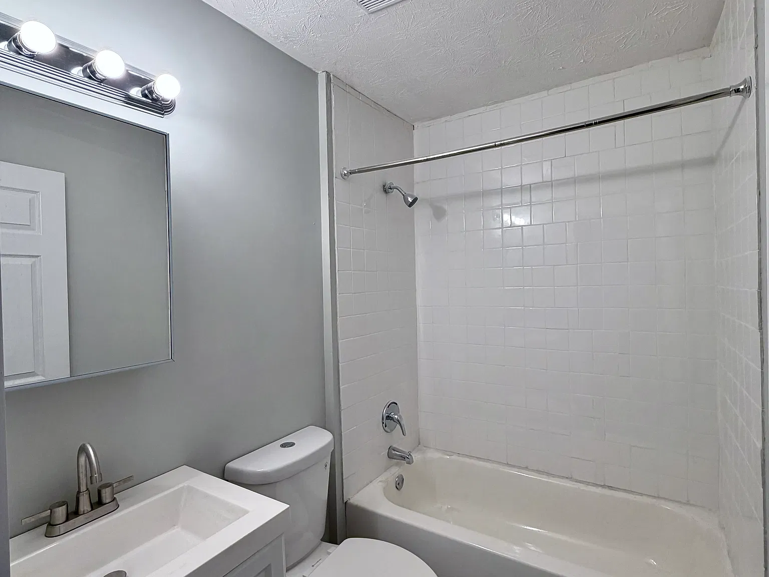 2 bed, 800 sqft, $1,200 — Photo 4