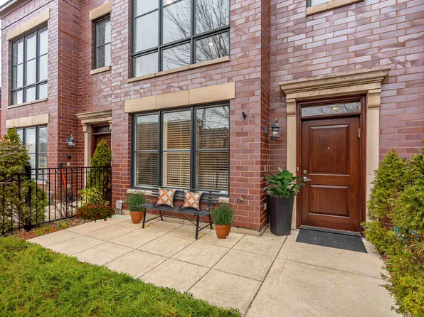 1715 W Schubert Ave, Chicago, IL 60614