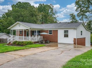 108 Logan St, Morganton, NC 28655