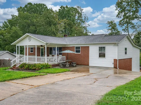 108 Logan St, Morganton, NC 28655