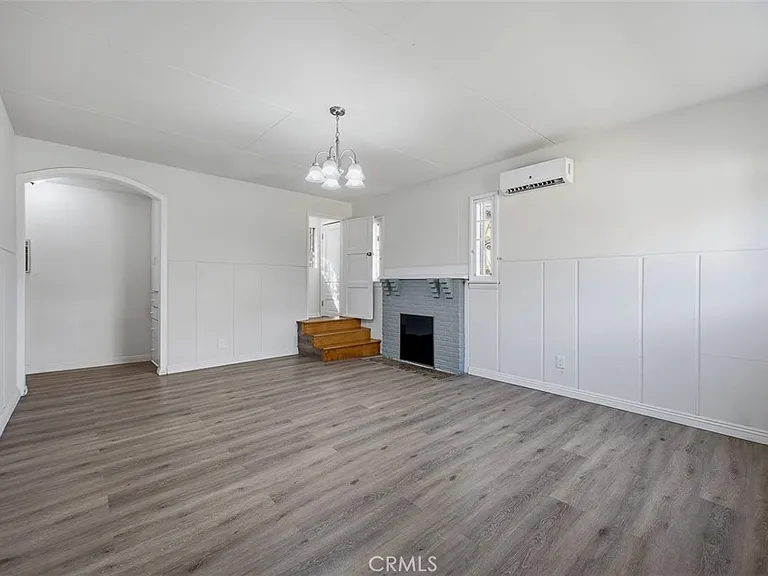 209 1/2 N Monterey St — Photo 11