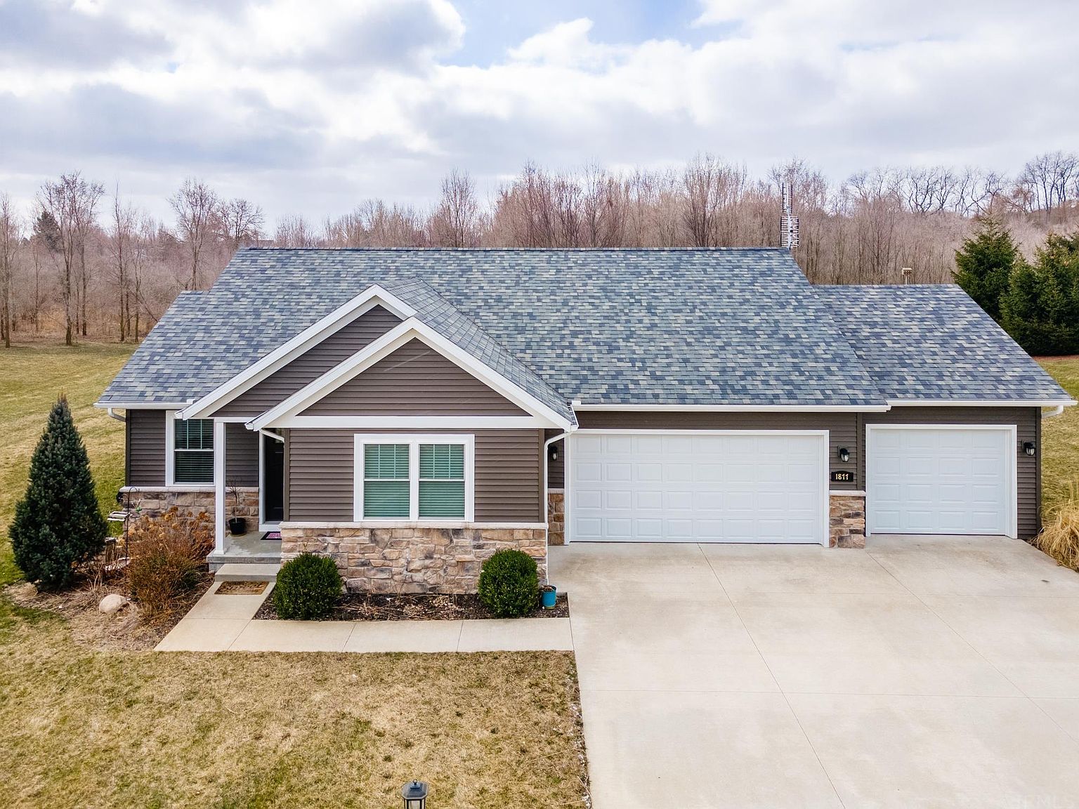 1877 E Boulder Dr, Warsaw, IN 46582 Zillow