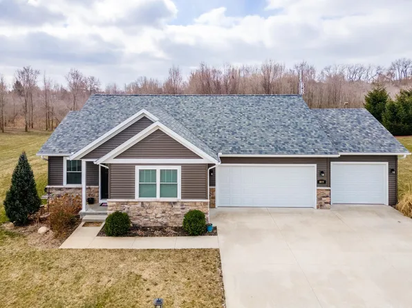 1877 E Boulder Dr, Warsaw, IN 46582