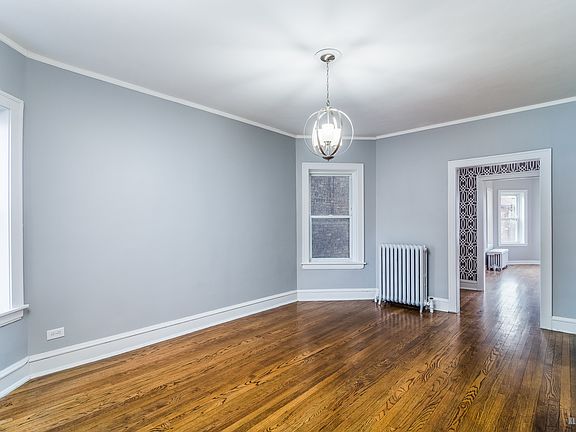 5th image of 4527 N Troy St #1