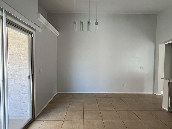 3rd image of 43298 W ARIZONA Avenue