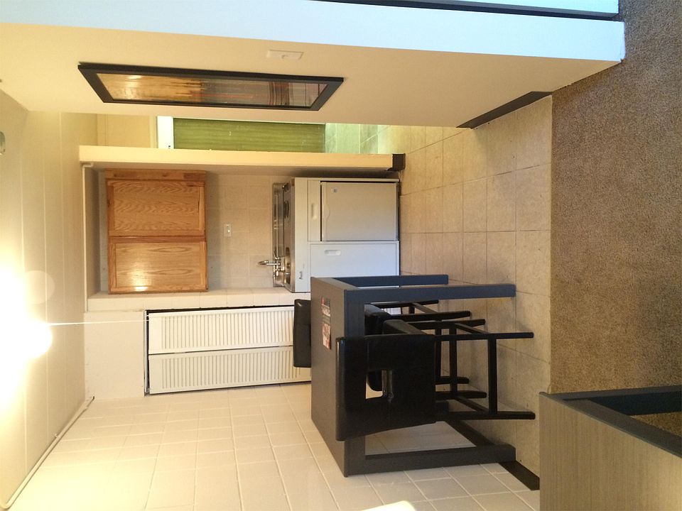 2nd image of 403 Briar Ln APT 204