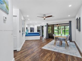 385 NW 36th Ave, Deerfield Beach, FL 33442