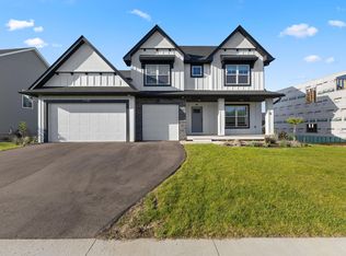 17940 Headwaters Dr, Lakeville, MN 55044