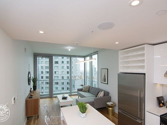 3rd image of 436 Albee Sq APT 7E