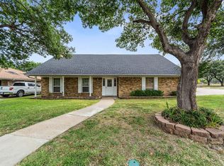 2100 Brentwood Dr, Carrollton, TX 75006