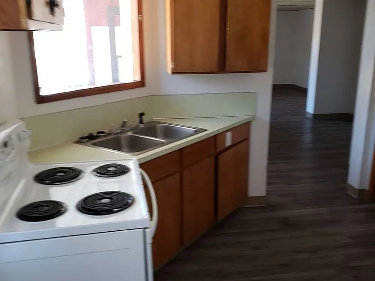 300 N Mill St — Photo 14