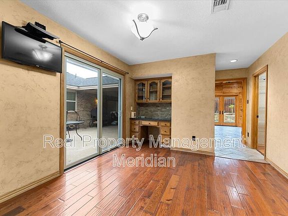 4th image of 20 Timberline Dr