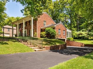 5208 Tamerlane Rd, Louisville, KY 40207