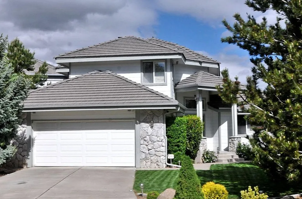 3901 Vistacrest Dr photo 1