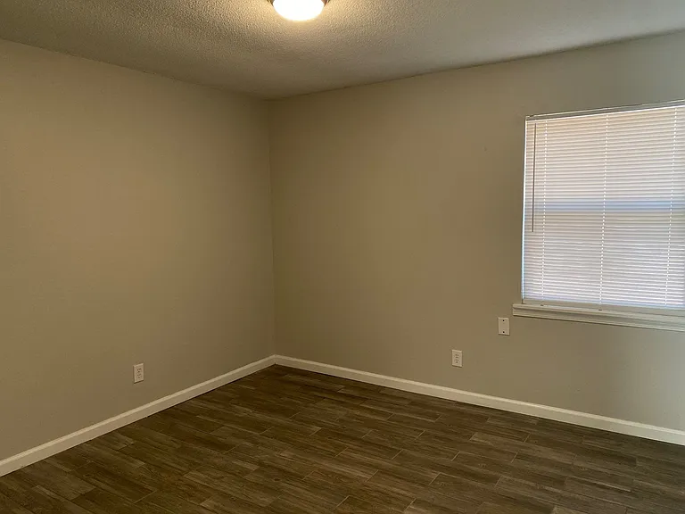 19 Rolling Meadows Dr — Photo 8