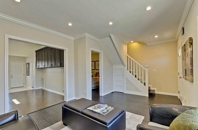 1st image of 2051 Carroll Ave
