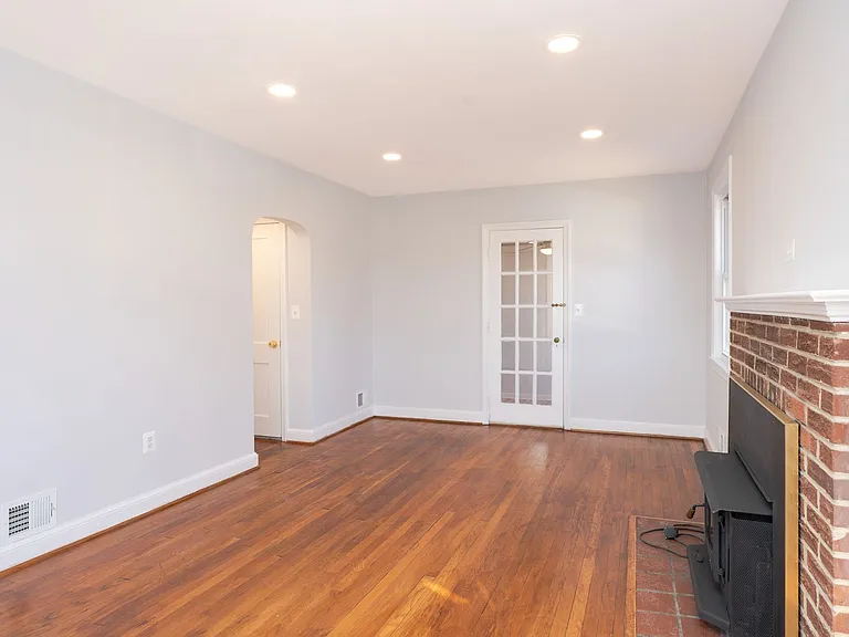 10026 Lorain Ave — Photo 4