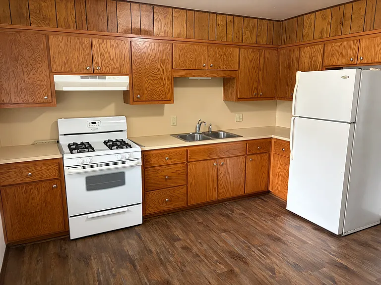 816 Looney St — Photo 3